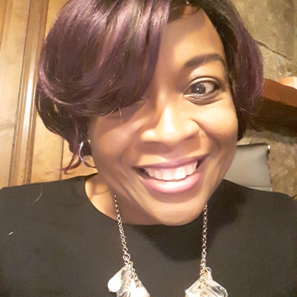 Meet your Posher, Phelicia